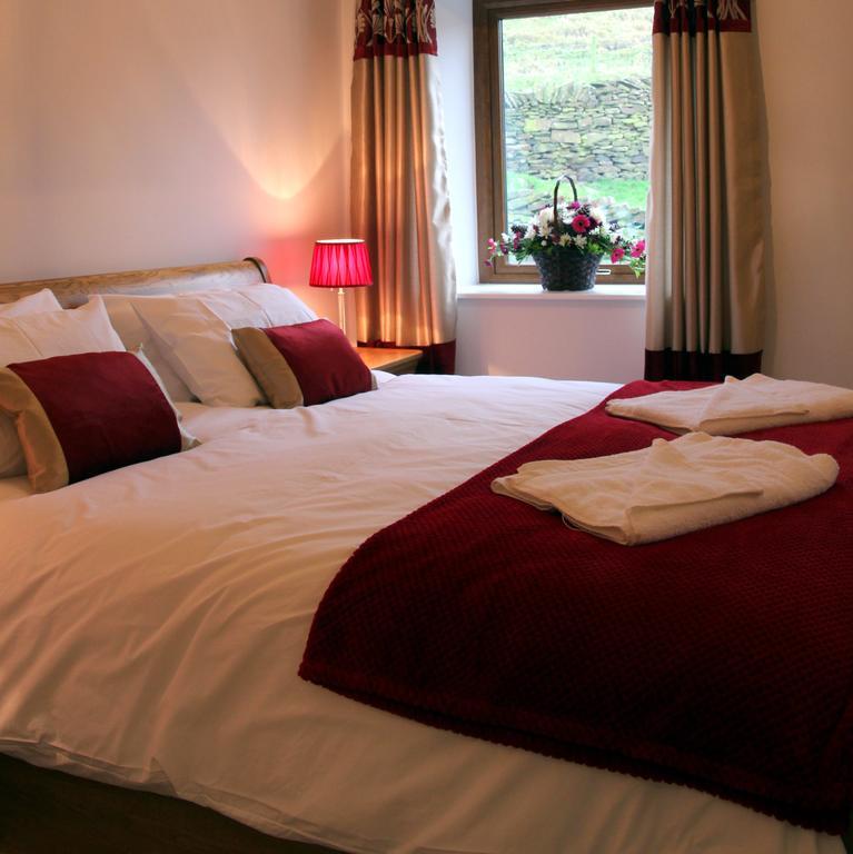 Coddy'S Farm Bed & Breakfast Holmfirth Exterior photo