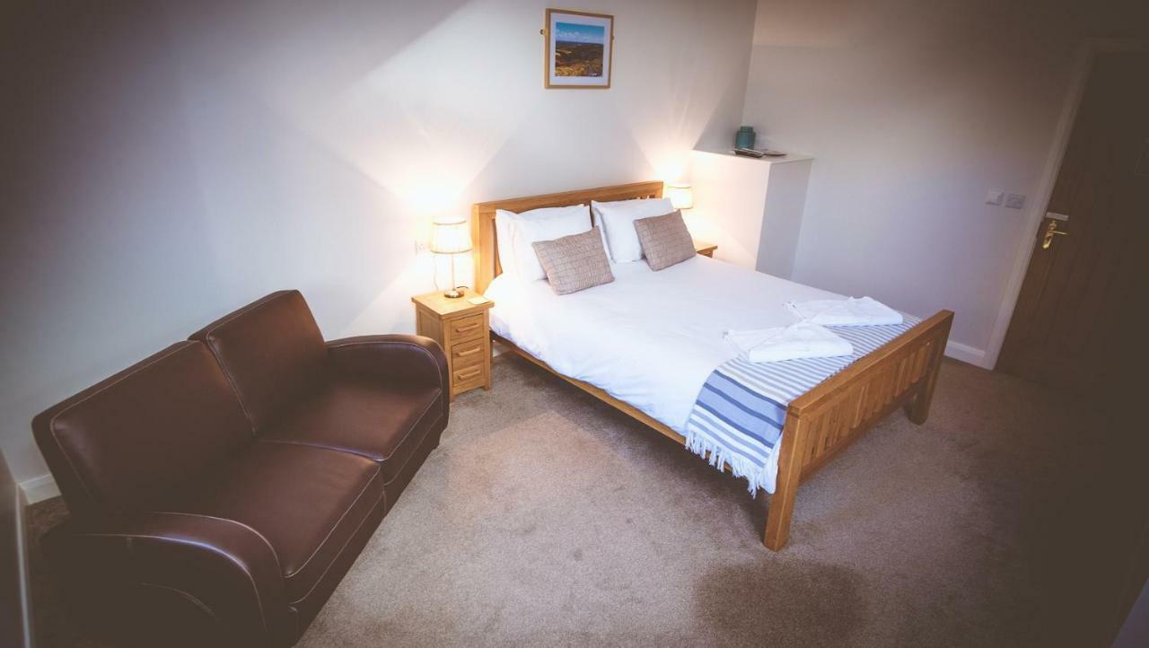 Coddy'S Farm Bed & Breakfast Holmfirth Exterior photo