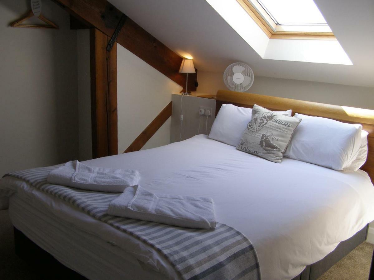Coddy'S Farm Bed & Breakfast Holmfirth Exterior photo