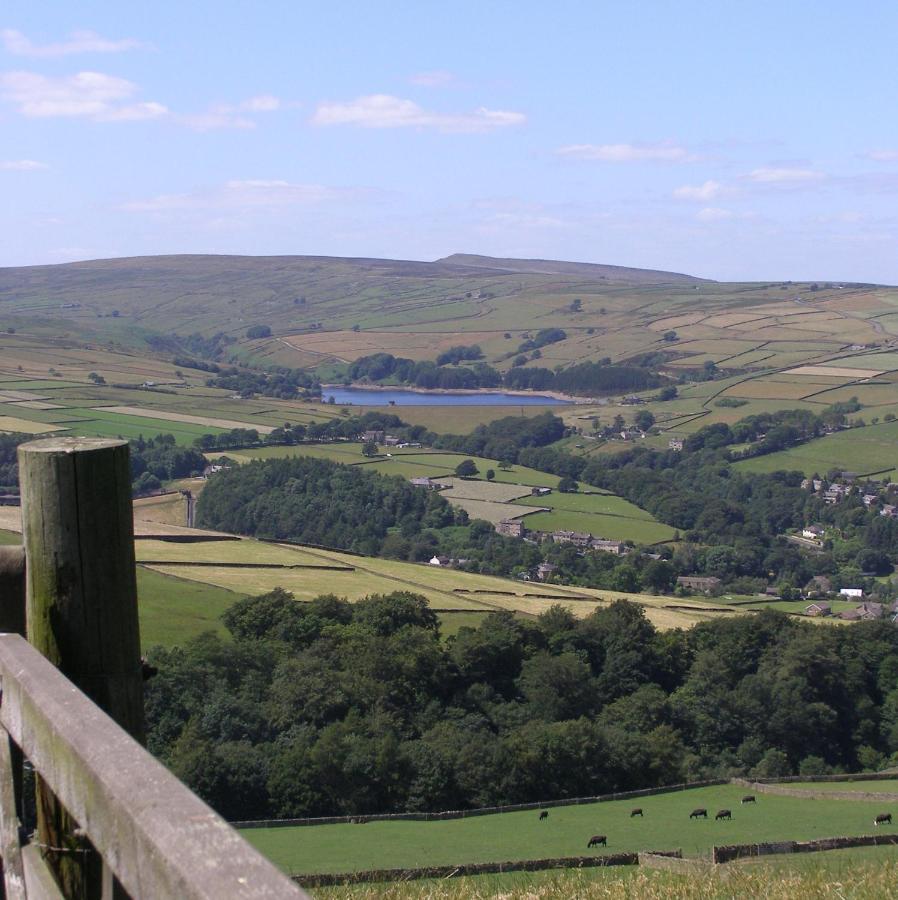 Coddy'S Farm Bed & Breakfast Holmfirth Exterior photo